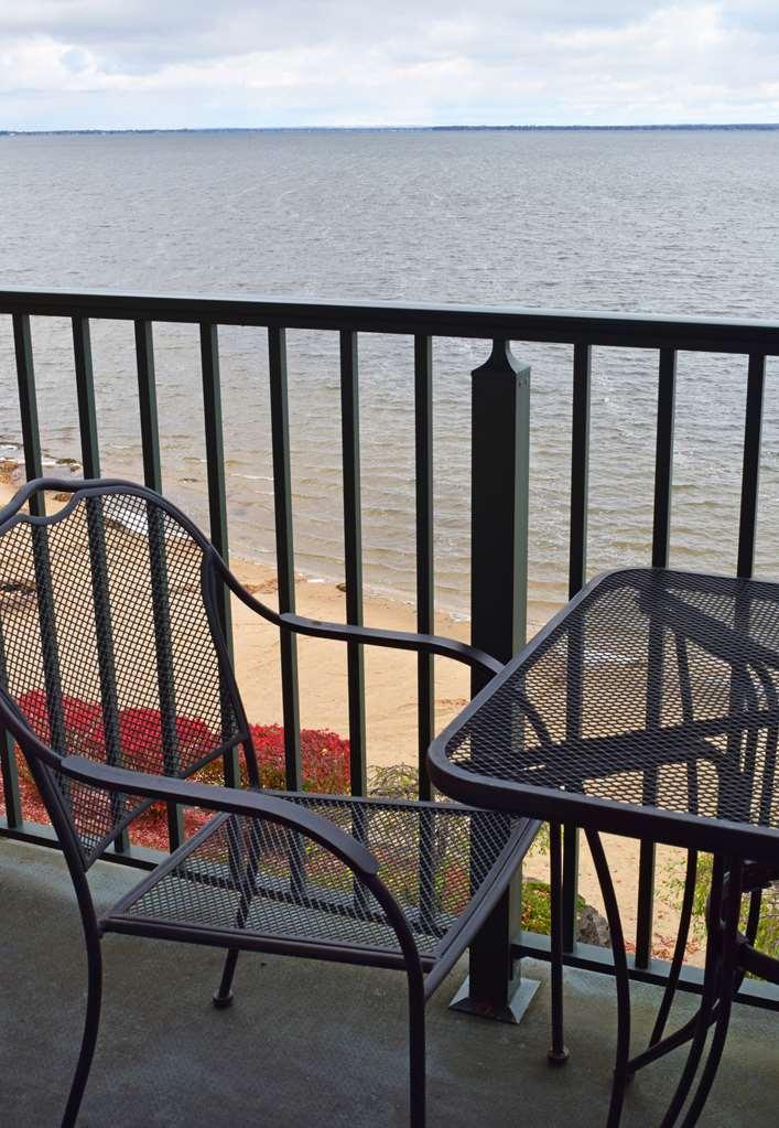 Beachfront Hotel Houghton Lake Voorzieningen foto
