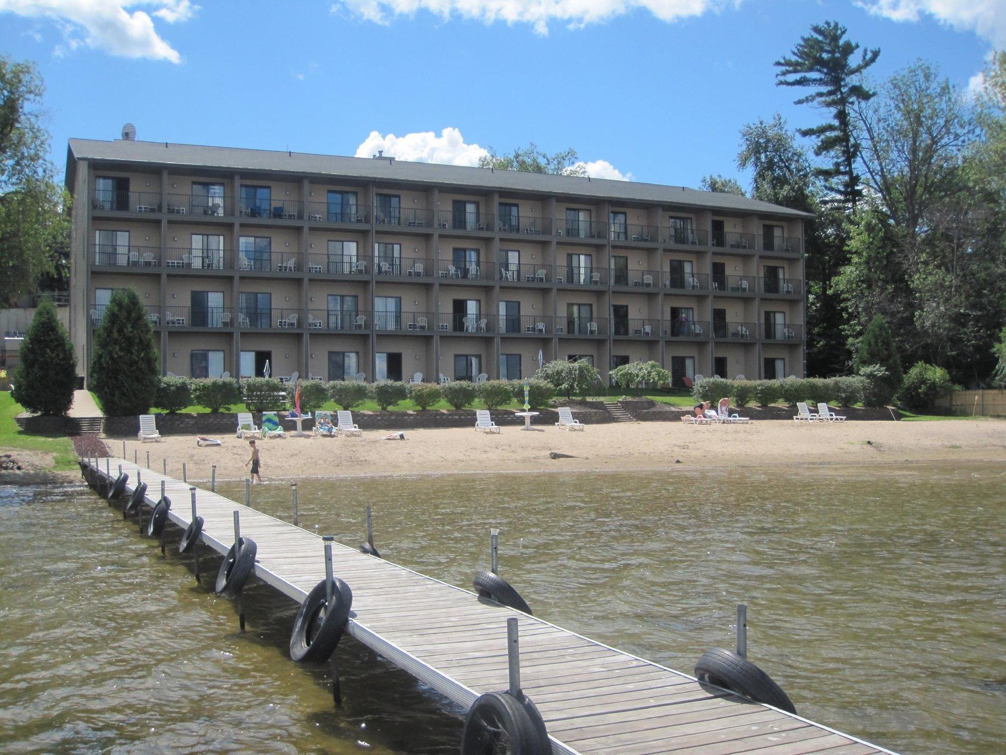 Beachfront Hotel Houghton Lake Buitenkant foto