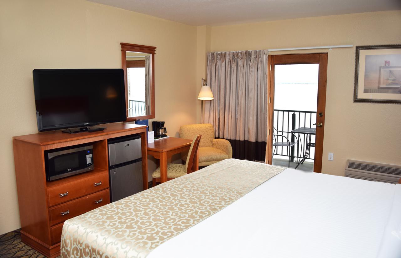 Beachfront Hotel Houghton Lake Buitenkant foto