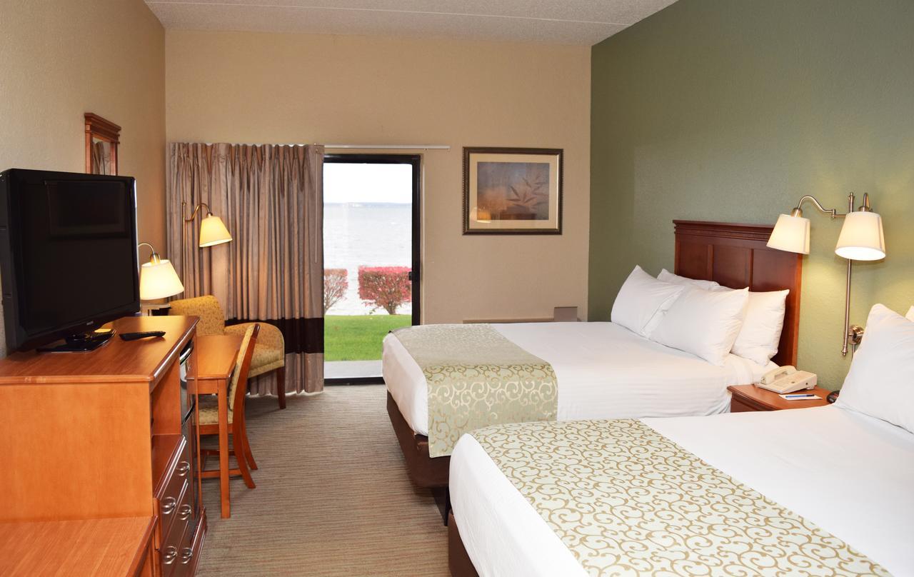Beachfront Hotel Houghton Lake Buitenkant foto