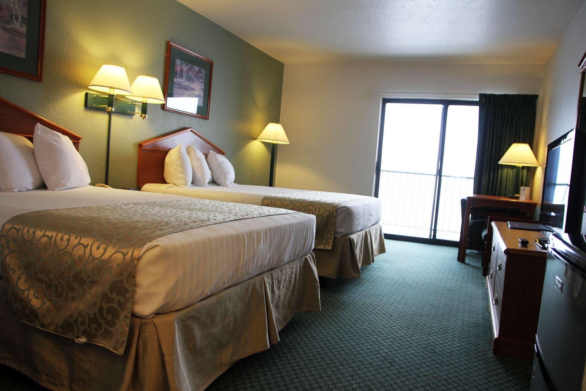 Beachfront Hotel Houghton Lake Buitenkant foto
