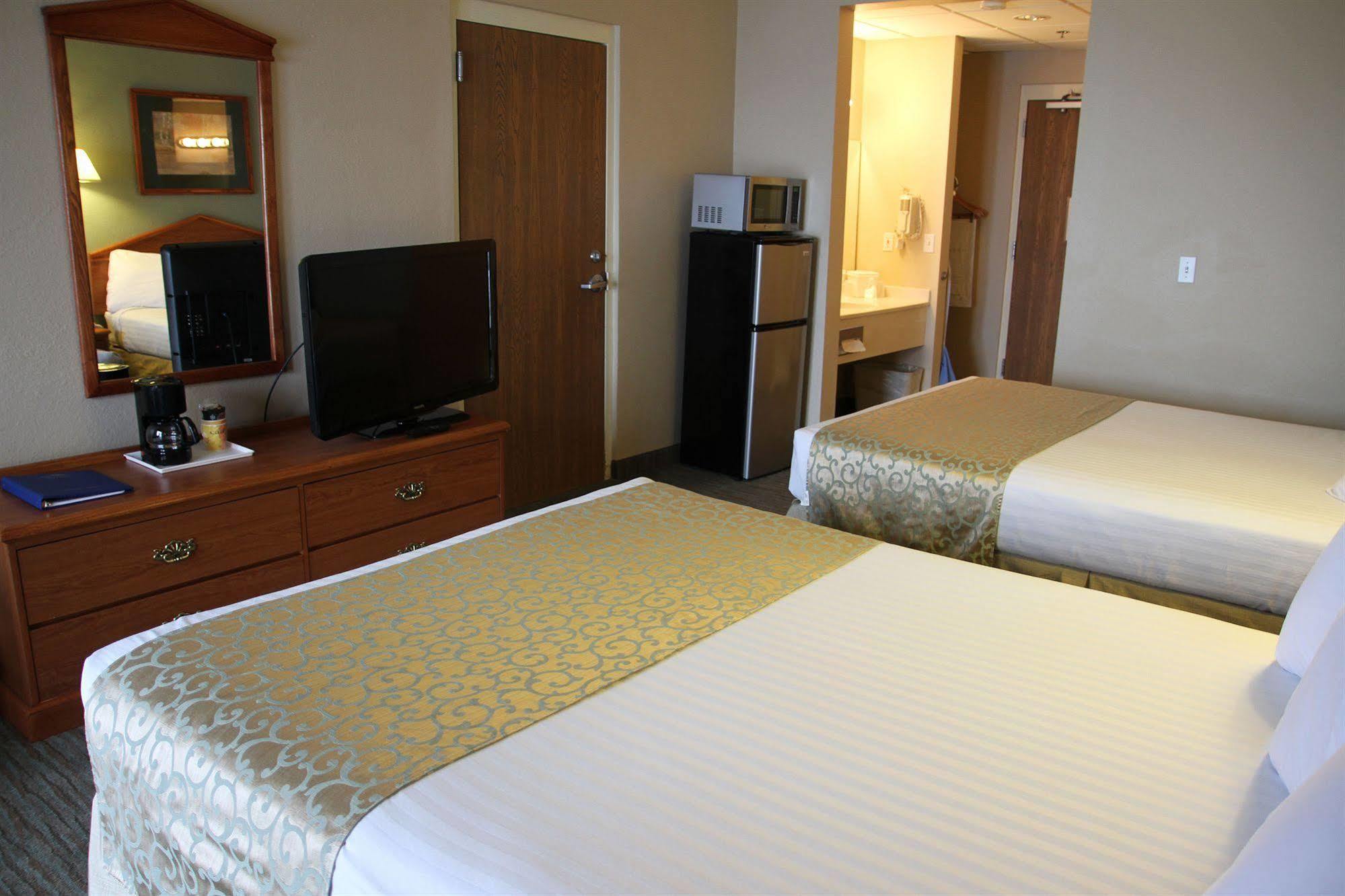 Beachfront Hotel Houghton Lake Buitenkant foto