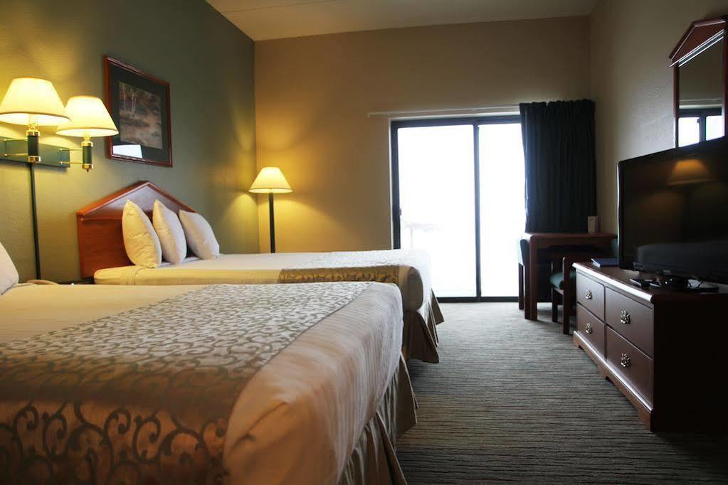 Beachfront Hotel Houghton Lake Buitenkant foto
